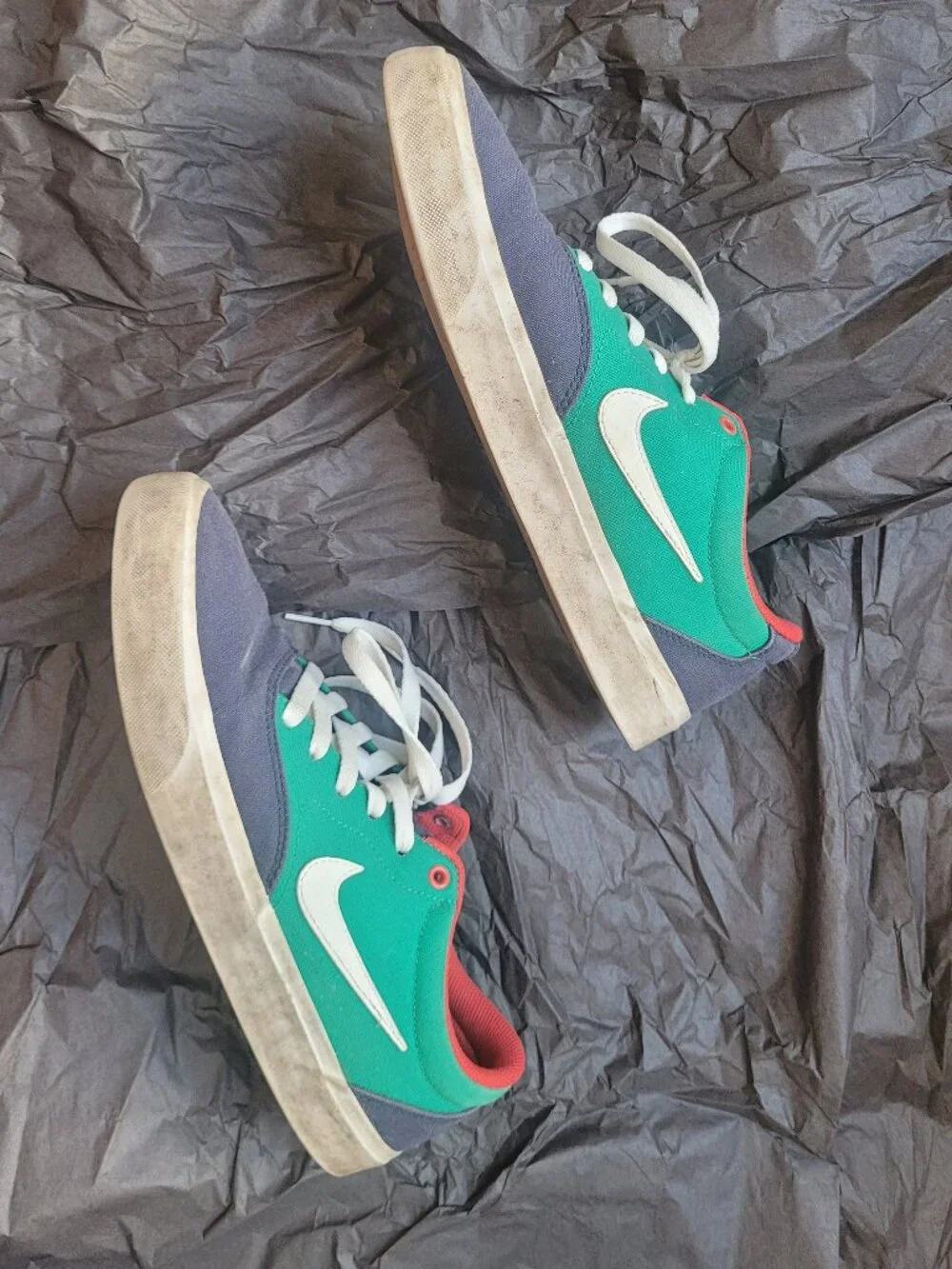 AS IS Used Nike SB Mens Shoes Sneakers US 9.5 Navy Green Red White Soles Laces